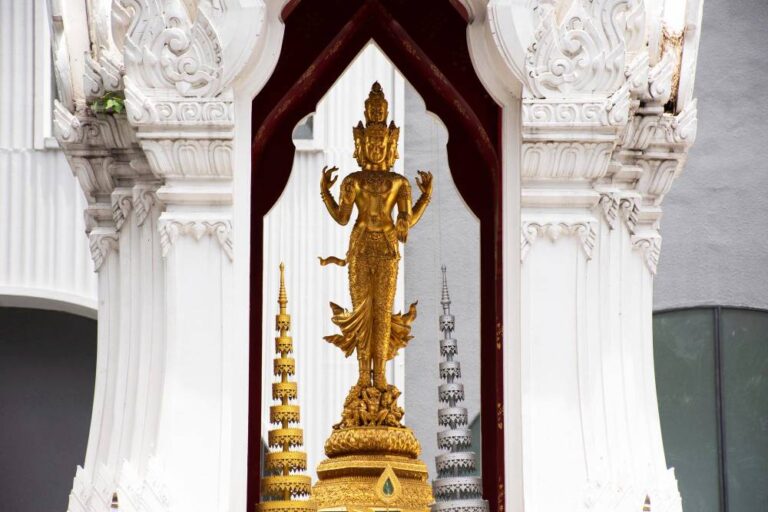 สถานที่ขอหวย พระตรีมูรติ 2566